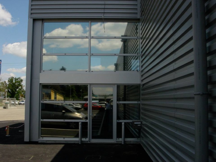 FILM SOLAIRE VITRES BATIMENT 10